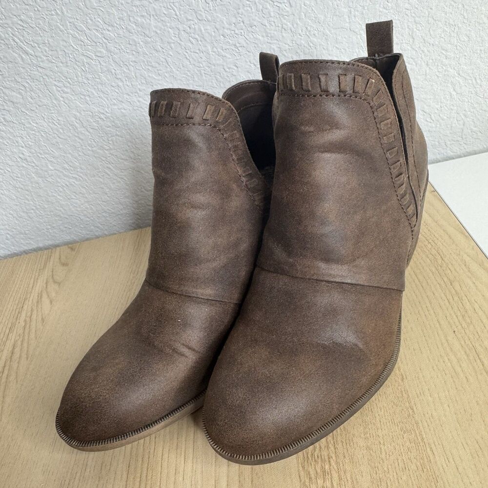 Rock & Candy Western Brown Suede Ankle Booties With Low Block Heel - Size 6